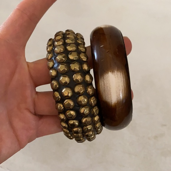 Set of two beautifully crafted bangles - Picture 3 of 4